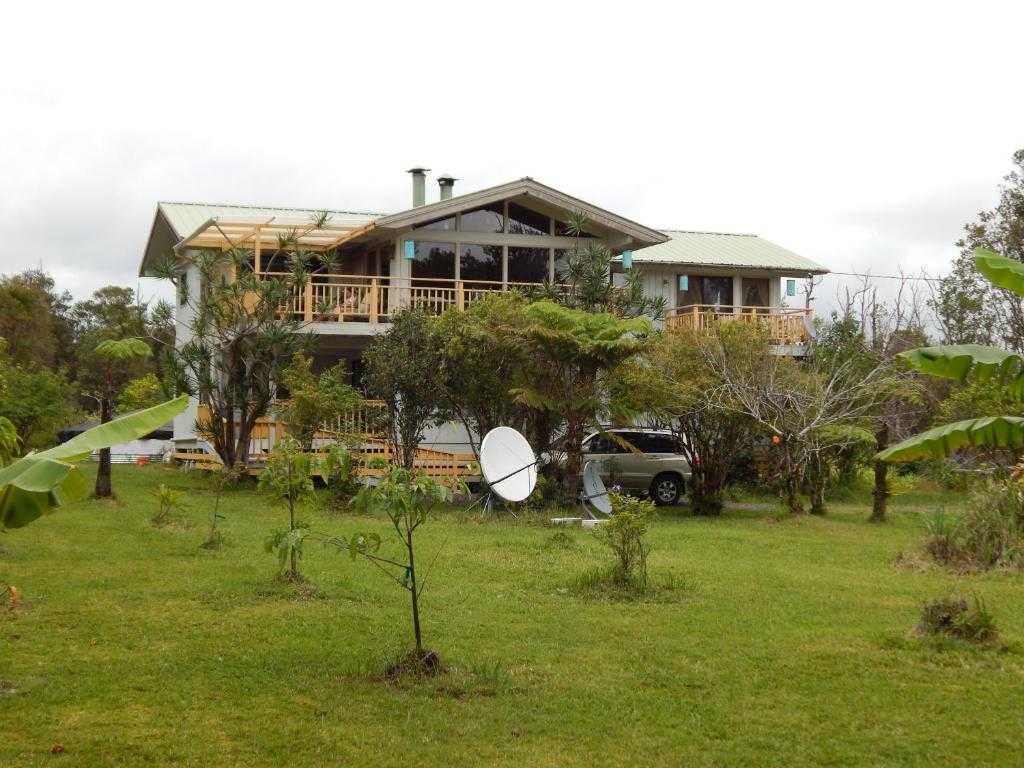 Fern Forest Getaway exterior in the jungle